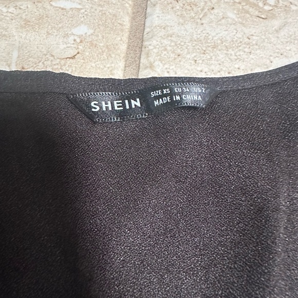 Women’s lace short sleeve surplice neck romper - Picture 6 of 6